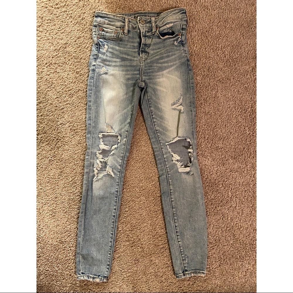 Light wash AE jeans